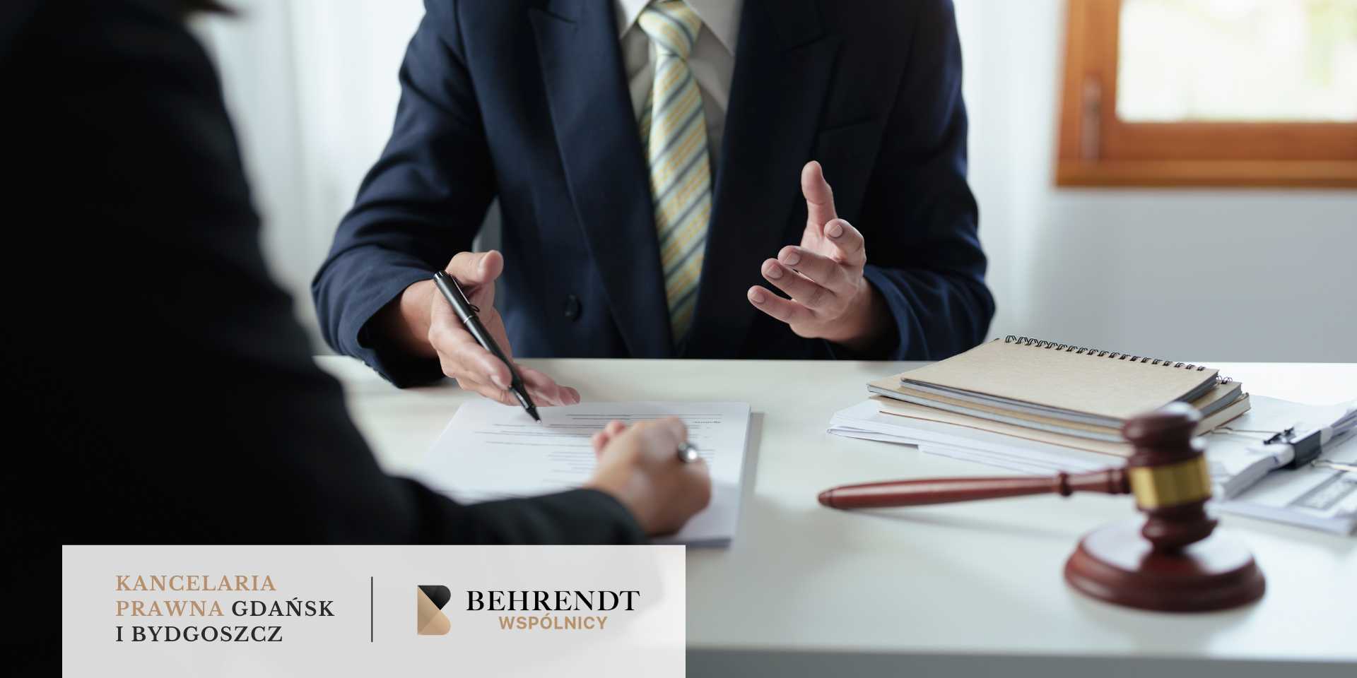 Klient omawiający apelację z prawnikiem frankowym