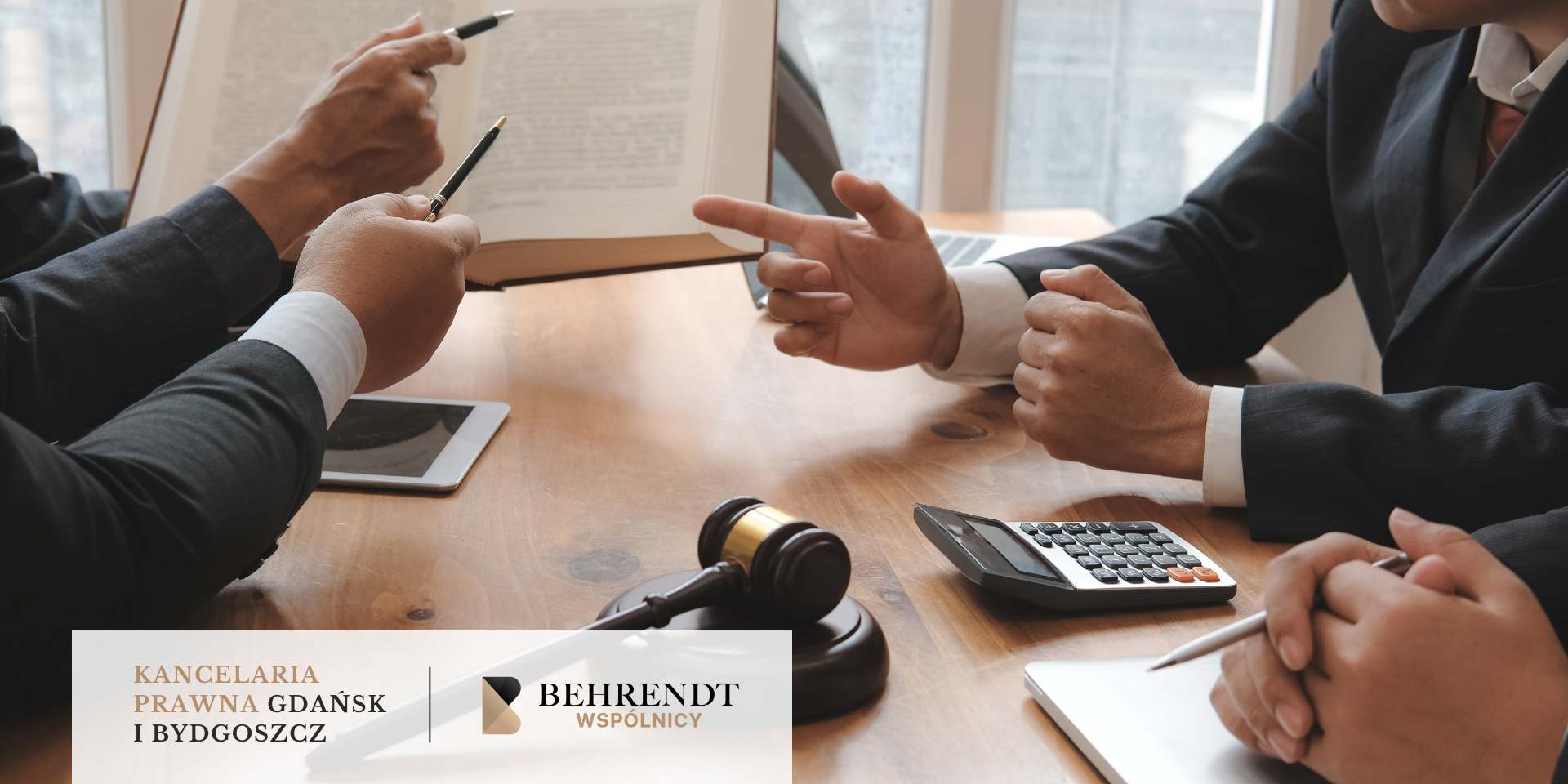 Frankowicze podczas konsultacji prawnej z ekspertem.